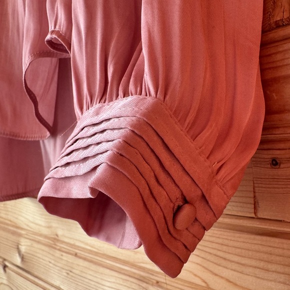 Banana Republic Blouse Pink Satin Long Sleeved Women's Sz Small Elegant Layering - Picture 3 of 6